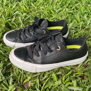 Ladies minimalist converse sneakers